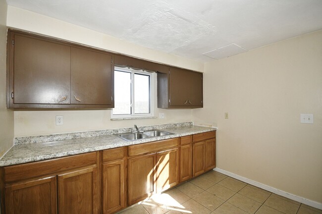 Building Photo - 3 Bedroom Home in Duquesne Available Now! ...