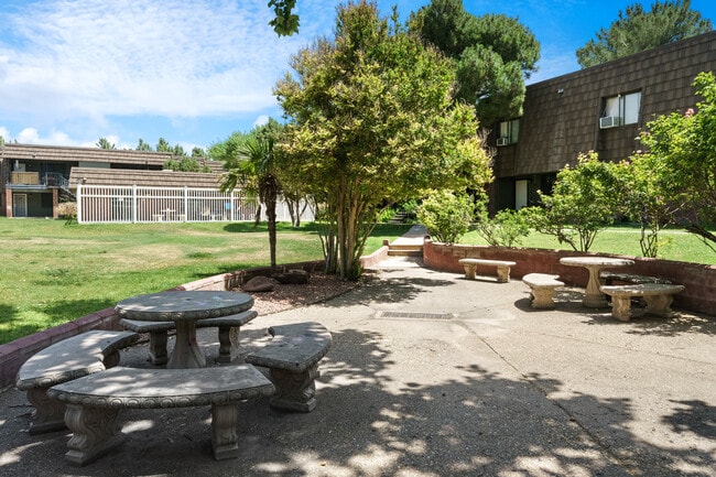 Building Photo - Riverwood