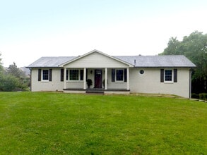 Building Photo - 472 Franklin Rd