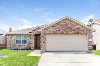 Building Photo - 914 Pryor Dr