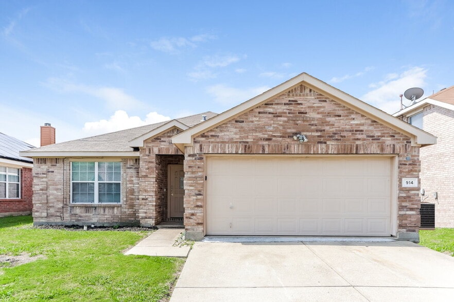 Primary Photo - 914 Pryor Dr
