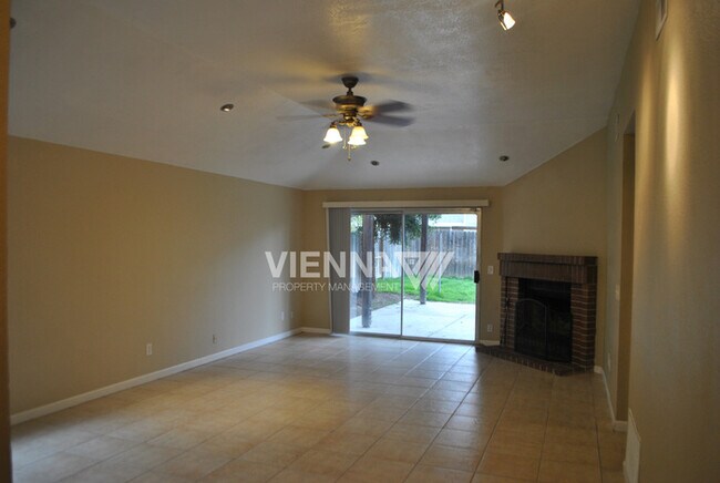 Building Photo - House for Rent in Antelope!