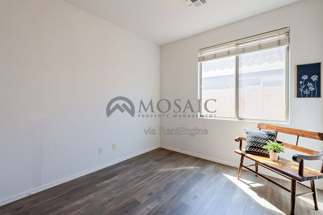 Building Photo - 39718 N Rolling Green Way