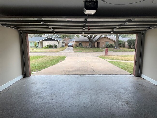 Building Photo - 11215 Mayfield Rd