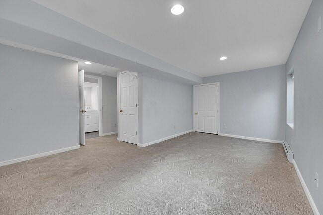 Building Photo - $2,995.00, stunning 4-bedroom, 3.5-bathroo...