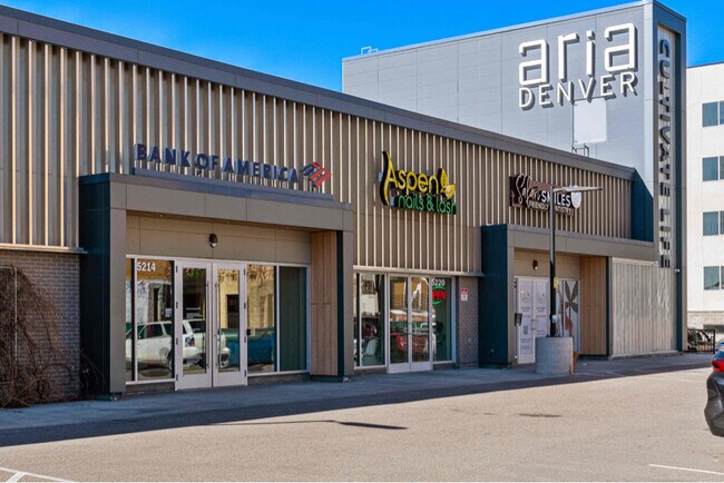 Building Photo - 2824 W Parkside Pl