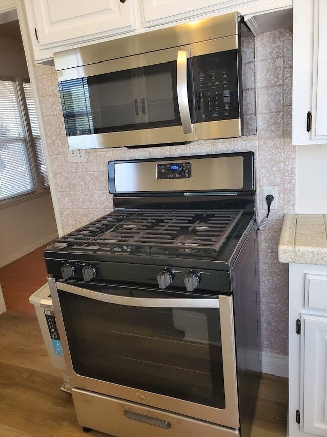 Building Photo - 8437 Naylor Ave