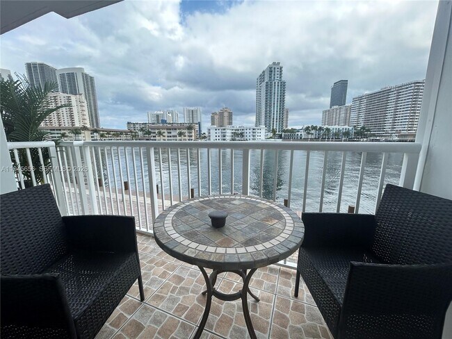 Building Photo - 121 Golden Isles Dr