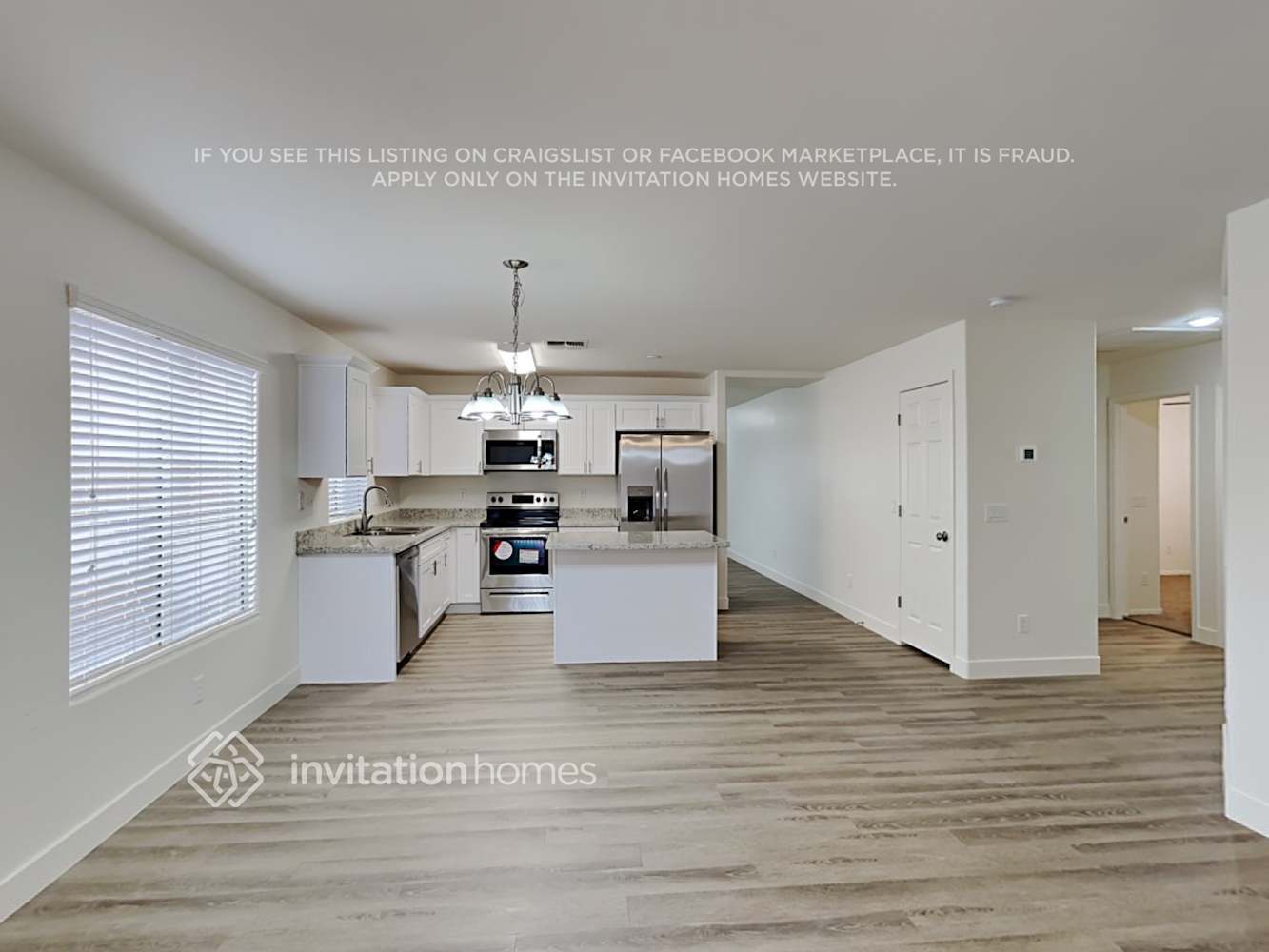 Building Photo - 13737 W Solano Dr
