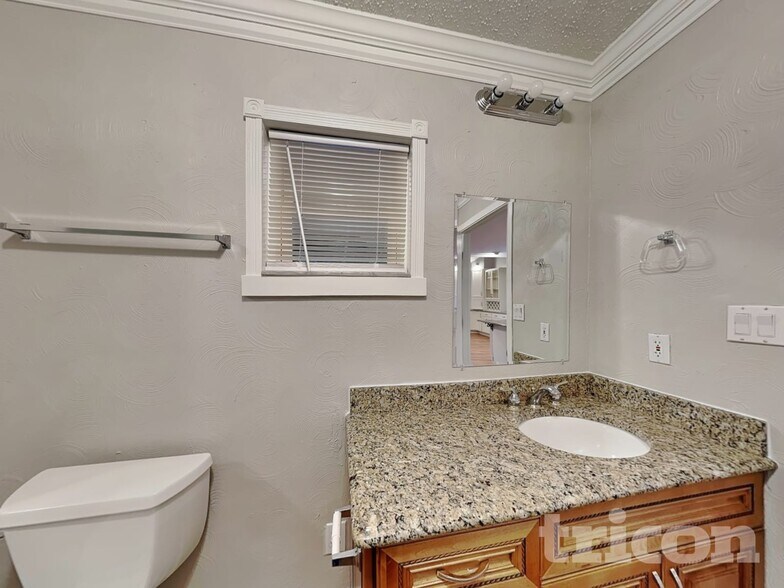 Building Photo - 21123 Rio Oro Dr