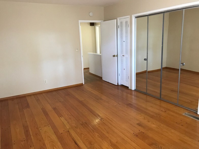 Building Photo - 339 Taurus Ave