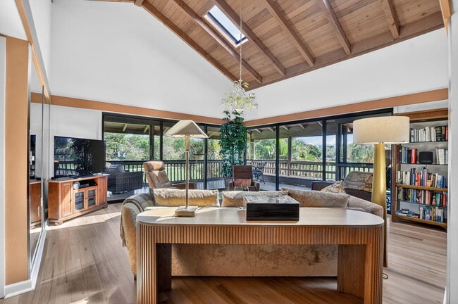 Building Photo - 7067 Rain Forest Dr