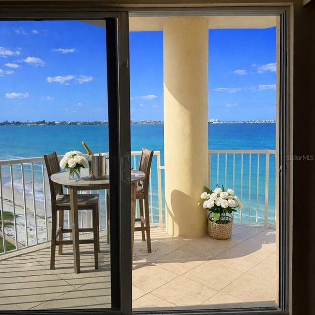 Building Photo - 6025 Sun Blvd