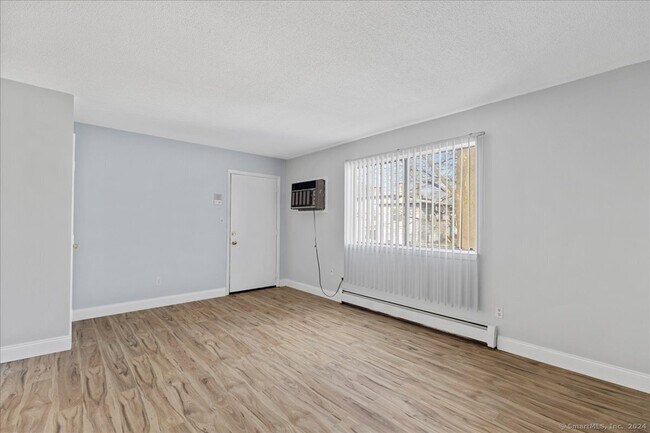 Building Photo - 215 Union Ave