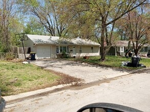 Building Photo - 8310 E 111 Terrace
