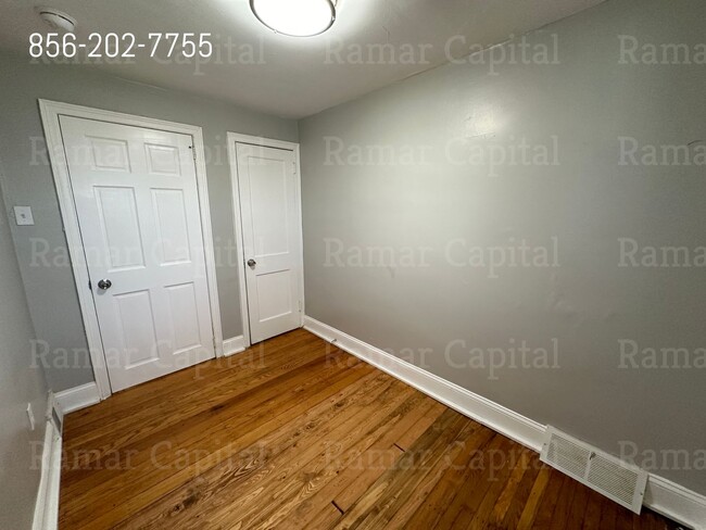 Building Photo - East Camden Spacious 3 bedroom Home - Show...