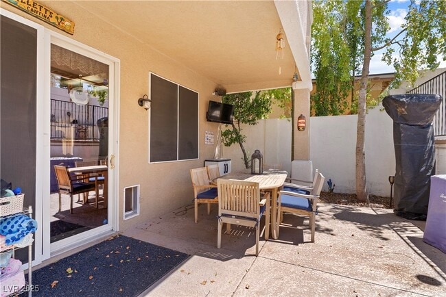 Building Photo - 1870 Desert Forest Way