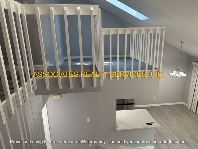 Building Photo - MUST SEE!!! 2BED/2BATH FULLY REMODELED UNIT IN GREENLEAF!!! FENCED BACK YARD!!!