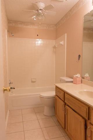 Building Photo - 557 Grace Dr