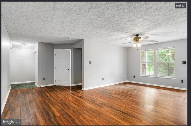 Building Photo - 5620 Avonshire Pl
