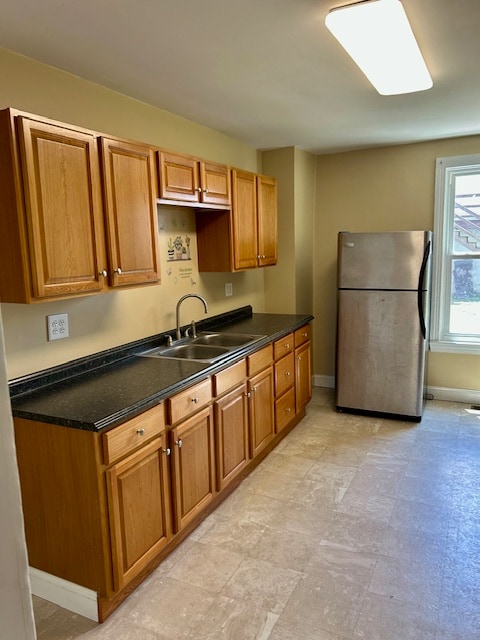 Building Photo - 348 Maple Ave