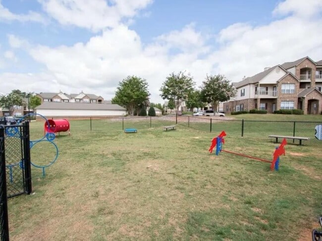 Building Photo - 100 Crossing Blvd