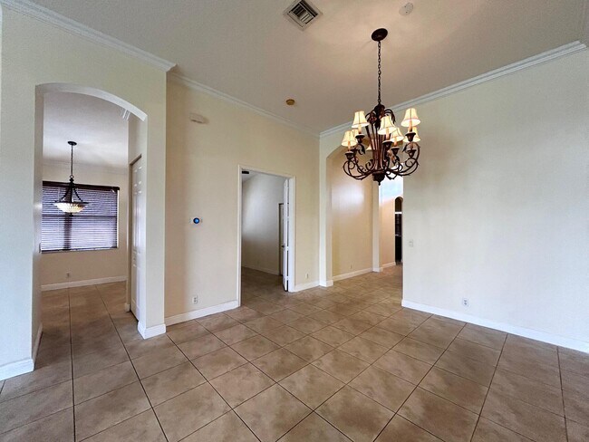 Building Photo - 7458 Via Luria