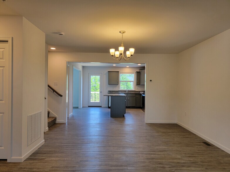 Building Photo - 2133 S Autumn Chase Dr