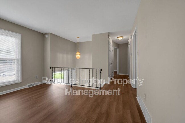 Building Photo - 833 Malabu Dr