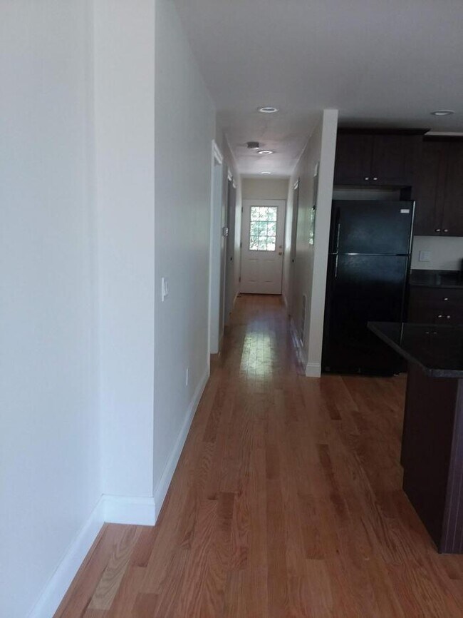 Building Photo - 4 bedroom in Boston MA 02120