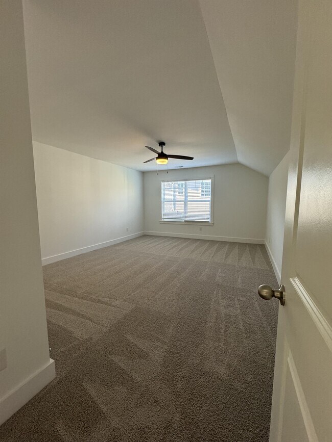 Building Photo - 2128 Middlebridge Ct