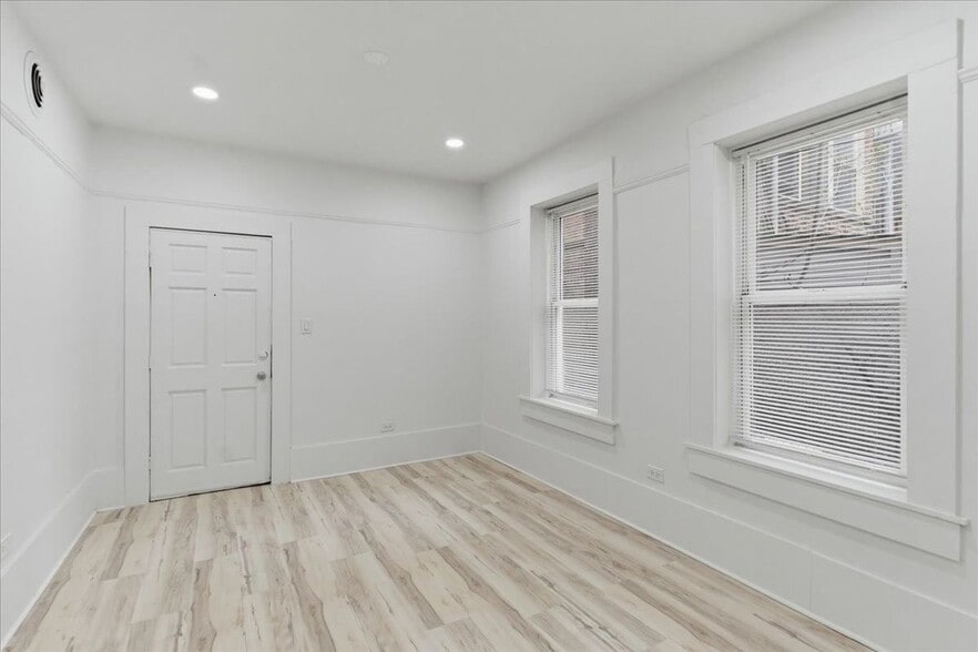 Building Photo - 2607 W Haddon Ave