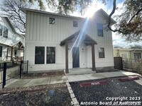 Building Photo - 204 Melrose Pl