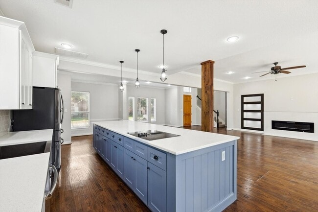 Building Photo - 6043 Fieldstone Dr