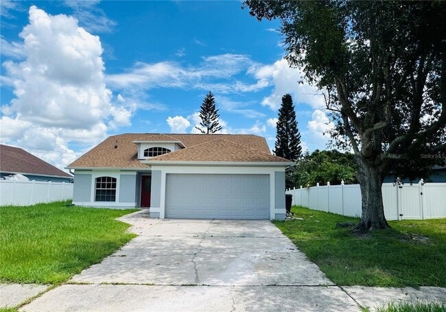 Primary Photo - 2405 Queenswood Cir