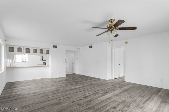 Building Photo - 4531 Bay Beach Ln