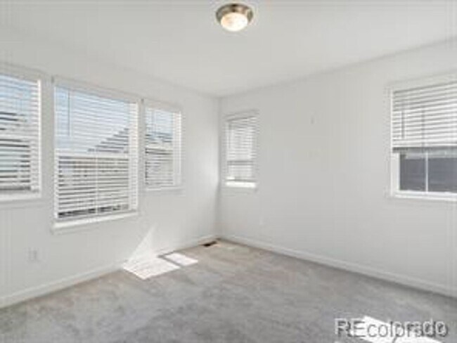 Building Photo - ***Beautiful 4 bed 3 bath nearly-new home ...