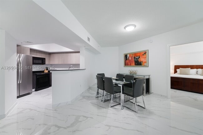 Building Photo - 16699 Collins Ave