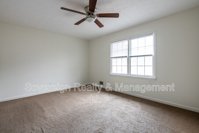 Building Photo - 582 Downing St