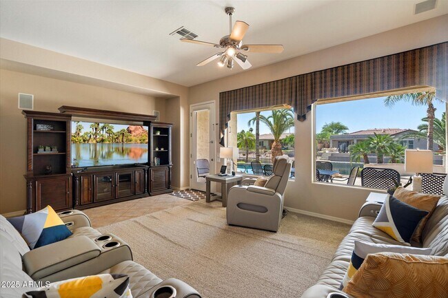 Building Photo - 743 E Torrey Pines Pl