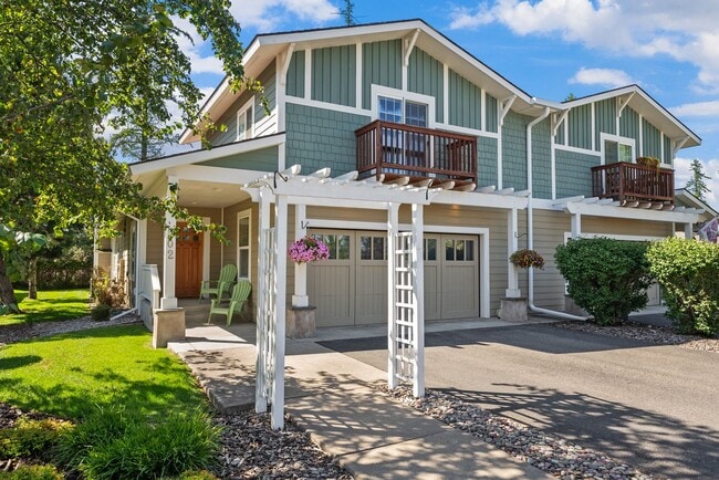 Building Photo - Furnished 2 BR + Den/2.5 BA Whitefish Townhome Available for 1 Month May 17-June 16, 2026