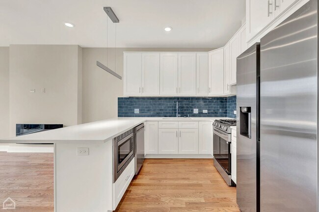 Building Photo - 4607 S St Lawrence Ave