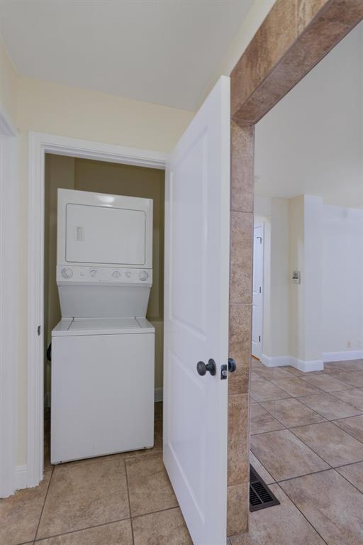 Building Photo - 914 E 32nd St