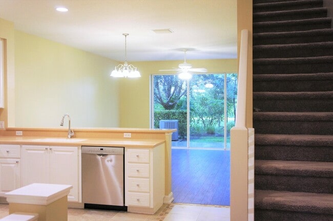 Building Photo - 1032 Pinewood Lake Ct