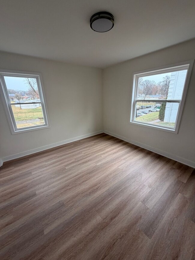 Building Photo - 1439 Nightingale Rd