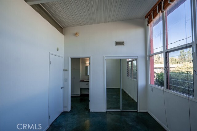 Building Photo - 1400 Hayworth Ave