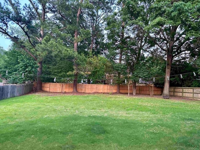 Building Photo - 2020 Allenby Rd