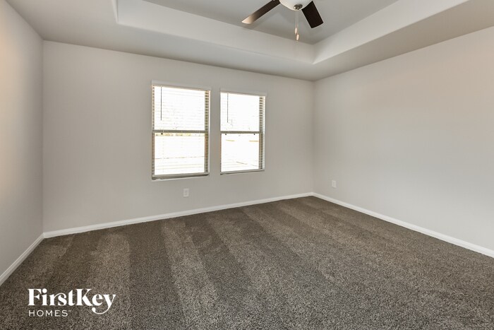 Building Photo - 25609 Roy Rogers Rd