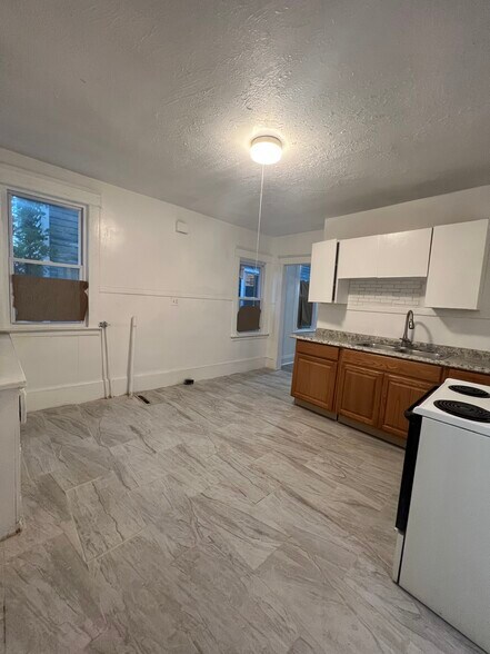 Kitchen 1 - 60 Sidney St