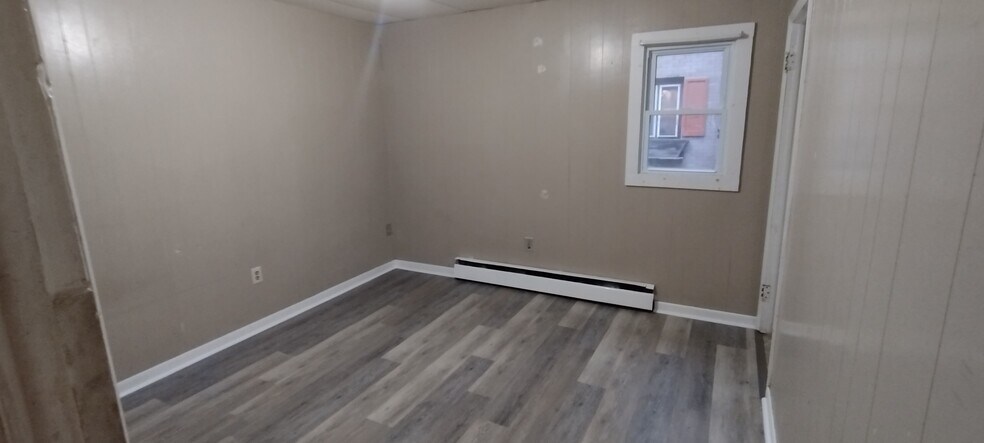 bedroom 1 - 261 William St